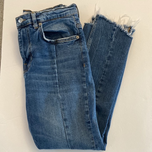 ❌last chance❌ Zara jeans size 6 premium denim collection raw edge hem 5 pocket - Picture 9 of 12